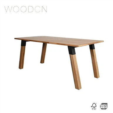 Eik massivtre tebord